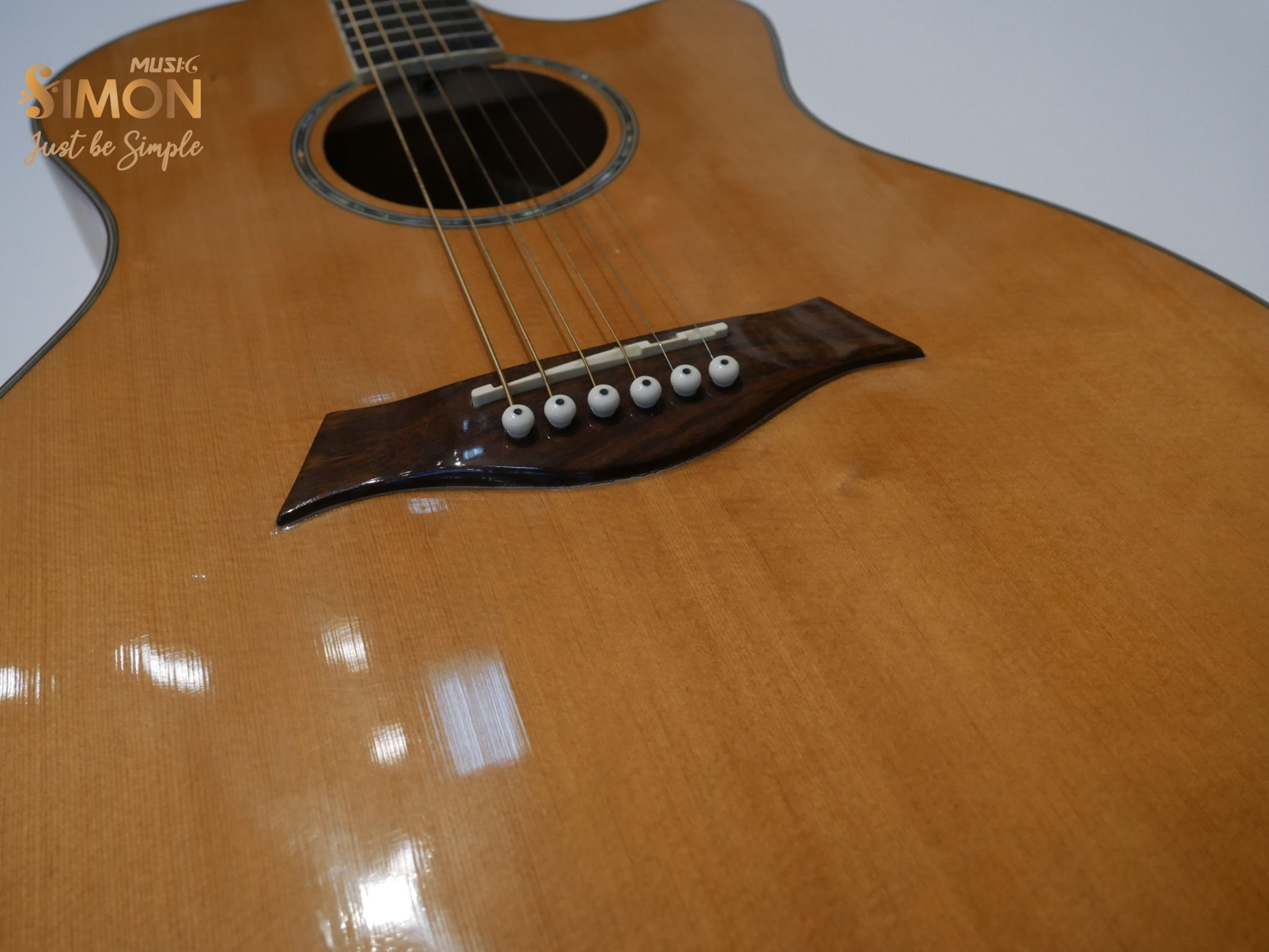 Đàn guitar acoustic Jean Larrivee