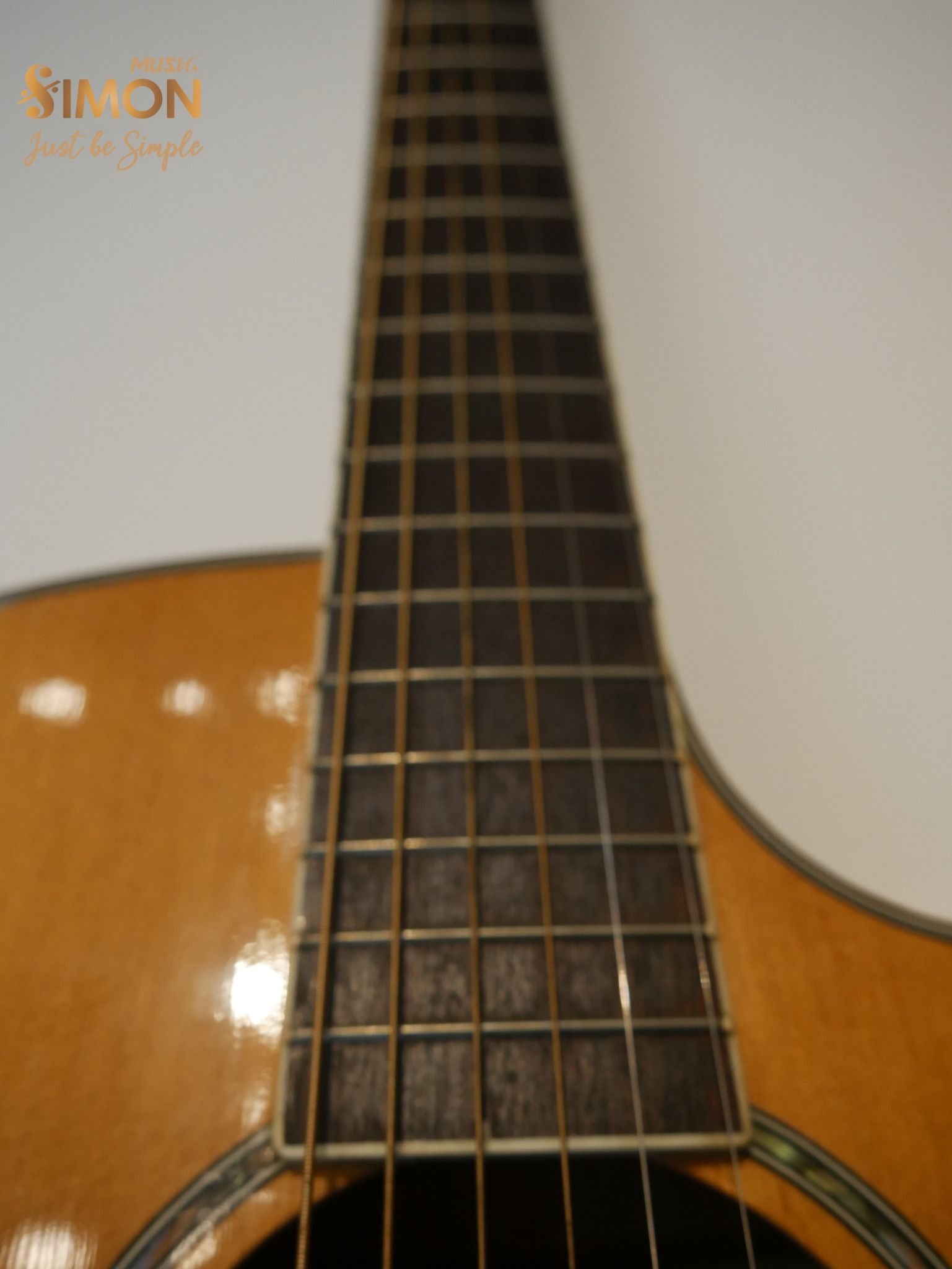 Đàn guitar acoustic Jean Larrivee