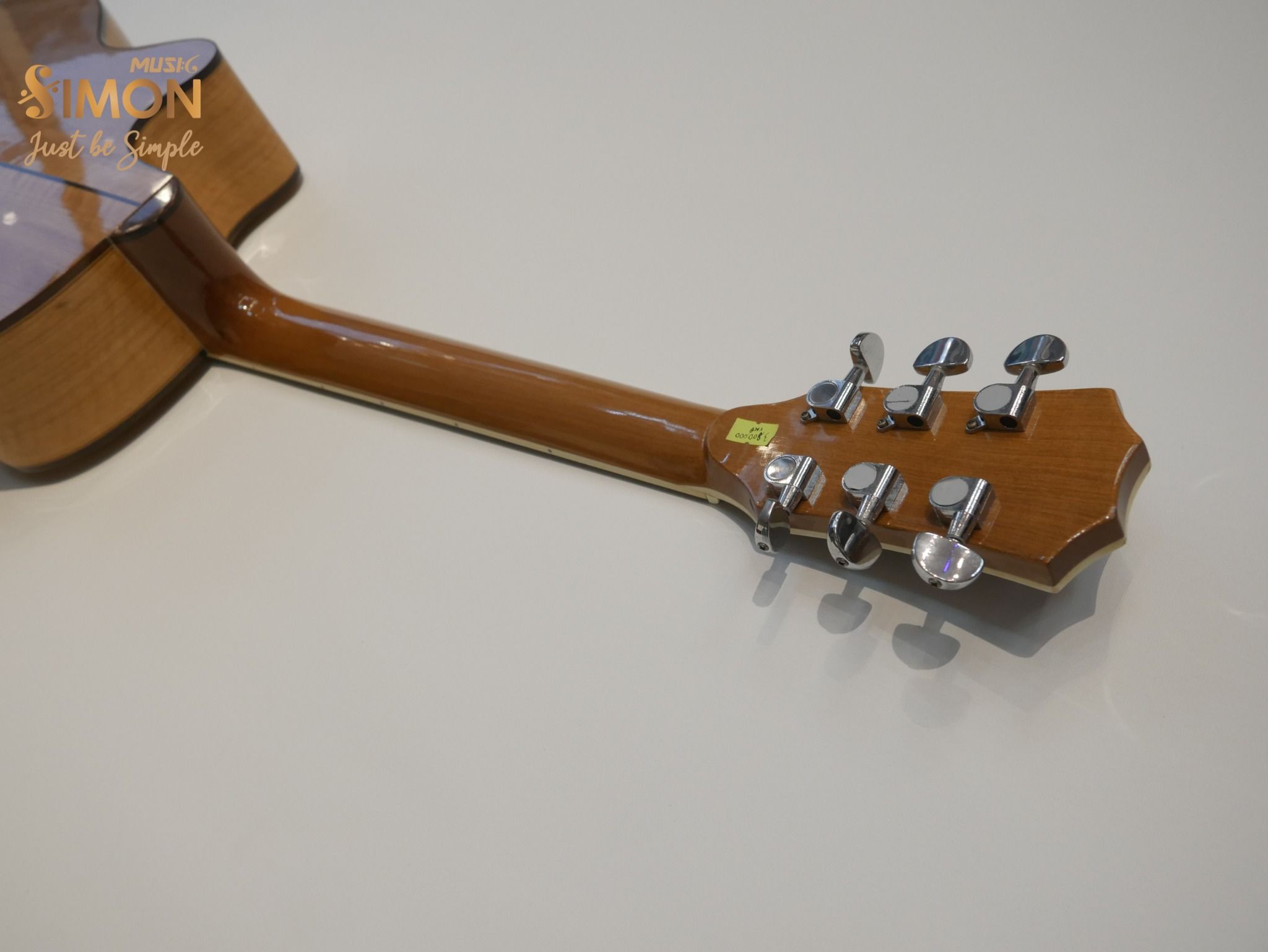 Đàn guitar acoustic Jean Larrivee