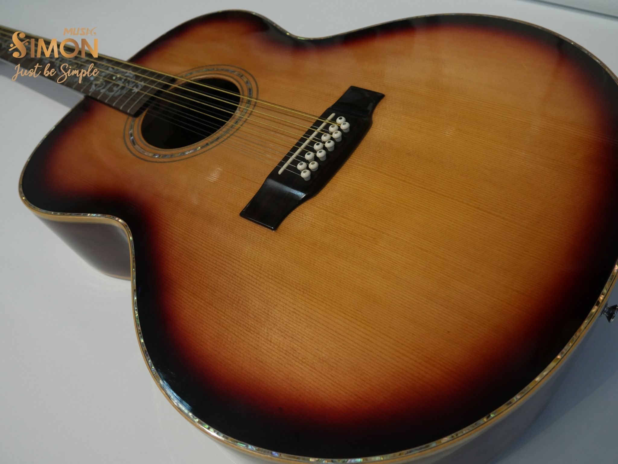 AGUITAR YAMATO 12 STRING