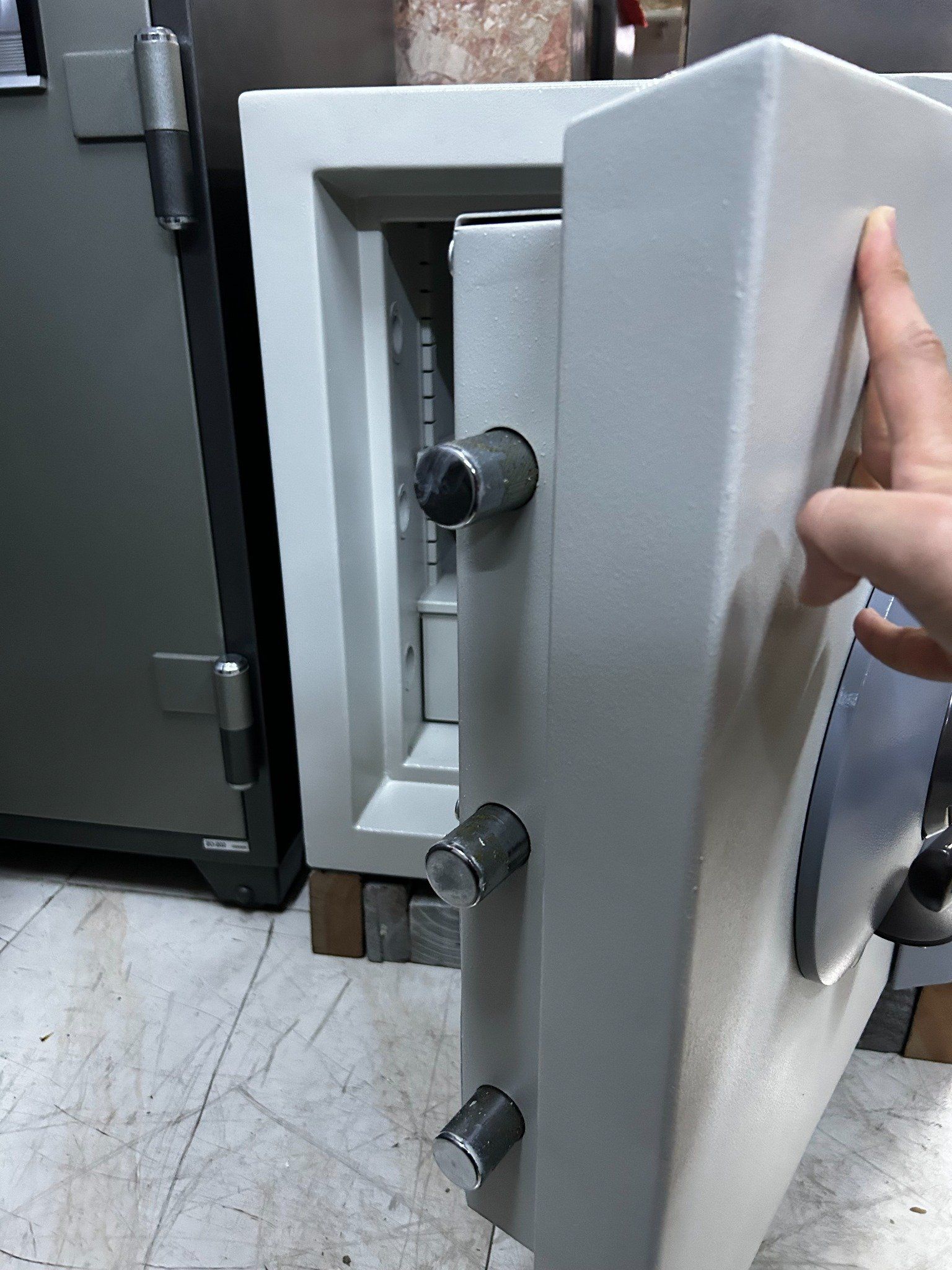 Két Sắt Chubb Safe Europa Grade V Size 2 chính hãng like new