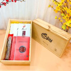 Gourmet Gift Box - Vỉ Heo Muối Iberico và Xúc Xích 2975