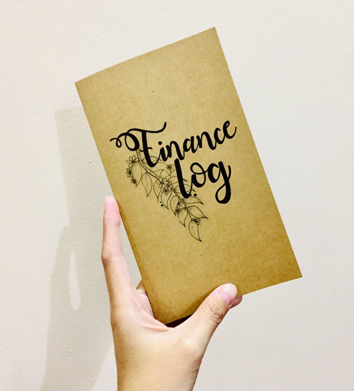 Sổ Kế hoạch Quản lý Thu chi - Finance Log (tặng 1 set sticker trang trí) - xấp xỉ B6