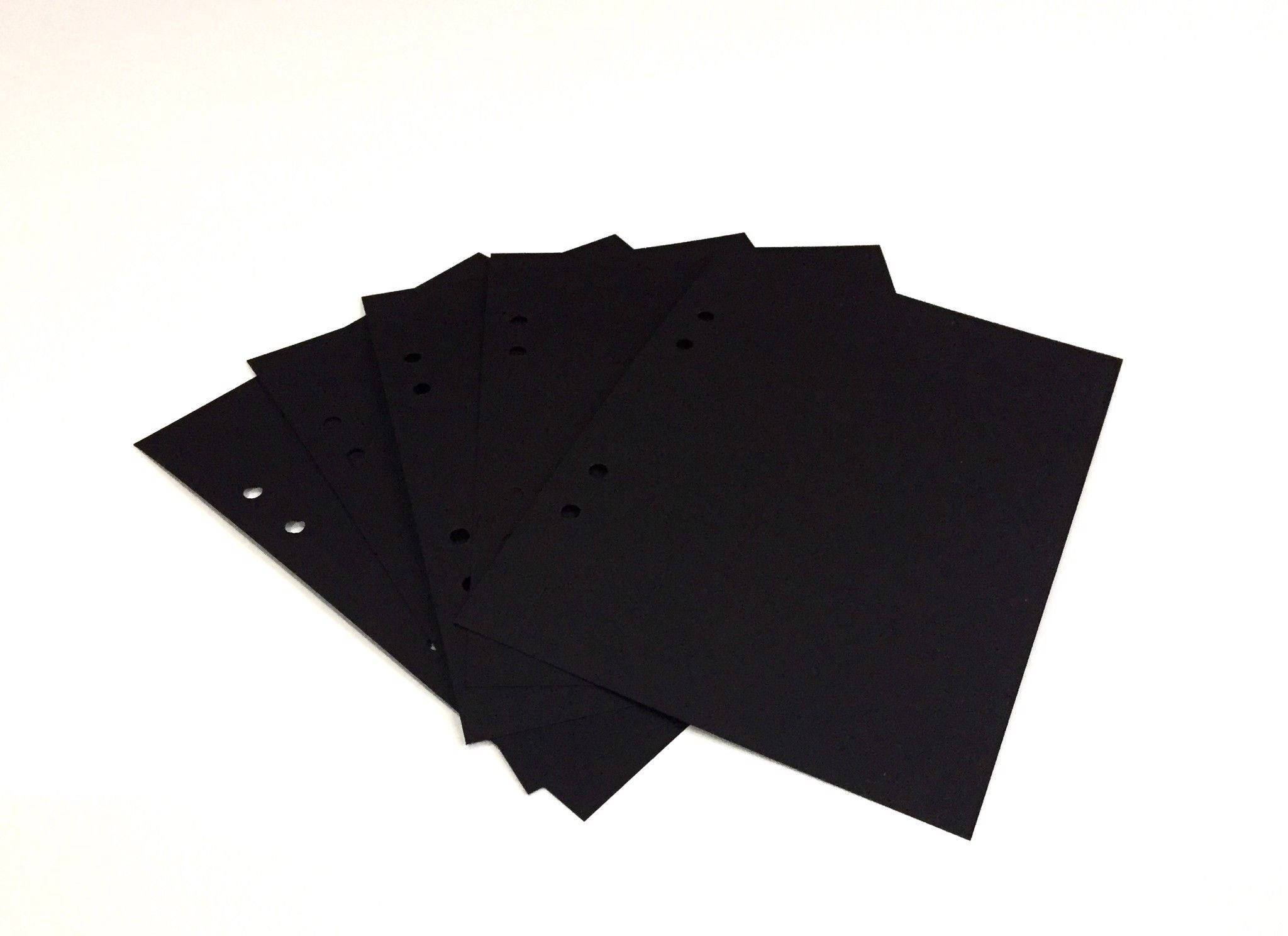 40 tờ giấy mỹ thuật đen trơn 180 gsm (có thể refill Sổ Còng) 19x24 cm (xấp xỉ B5)