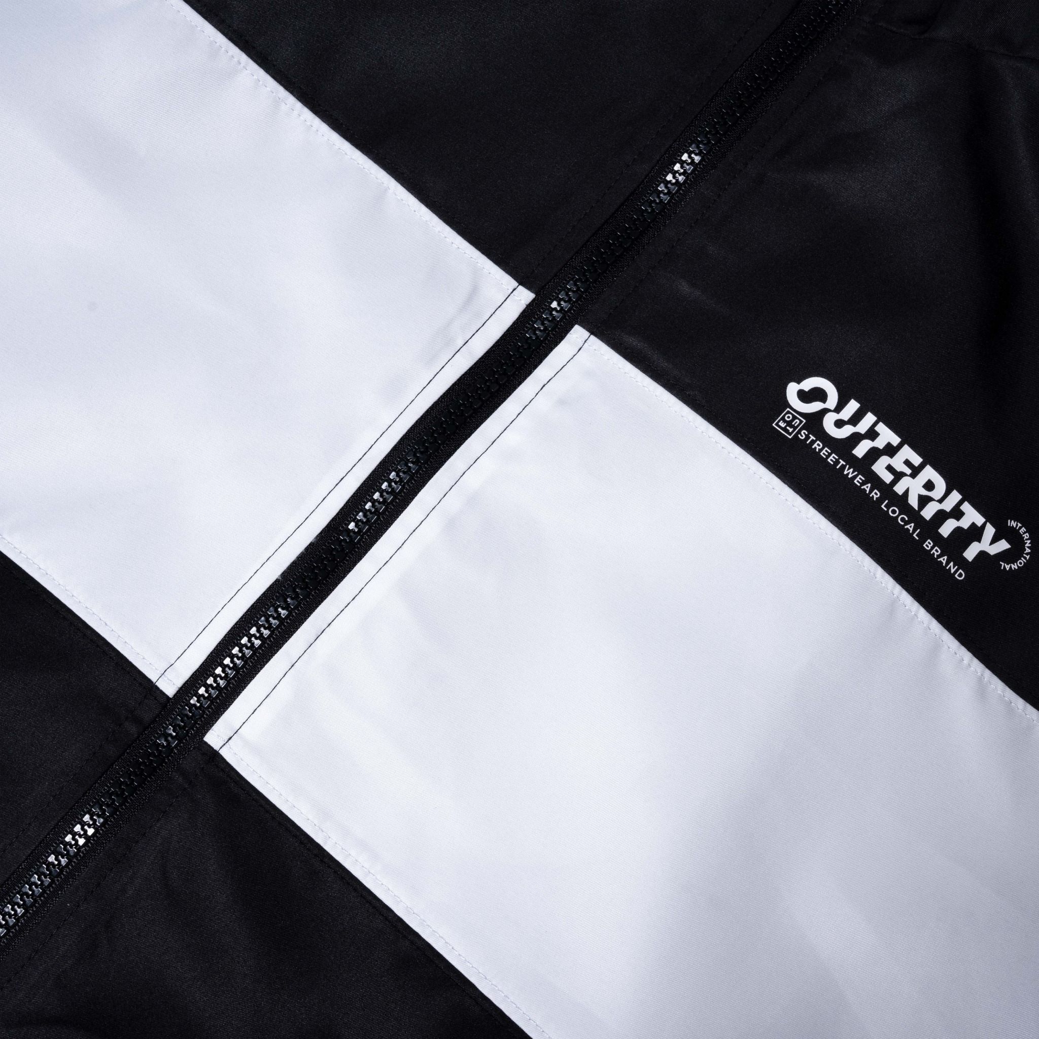 CROSS JACKET / BLACK & WHITE COLOR