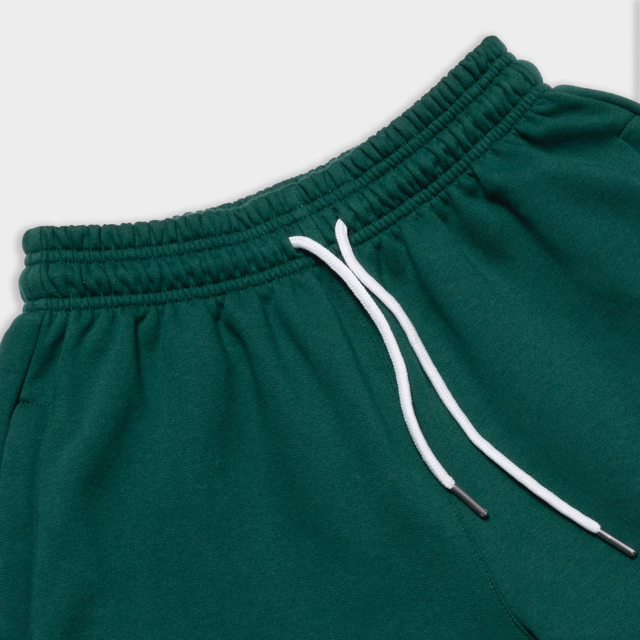 BASIC SHORT / DARK GREEN COLOR