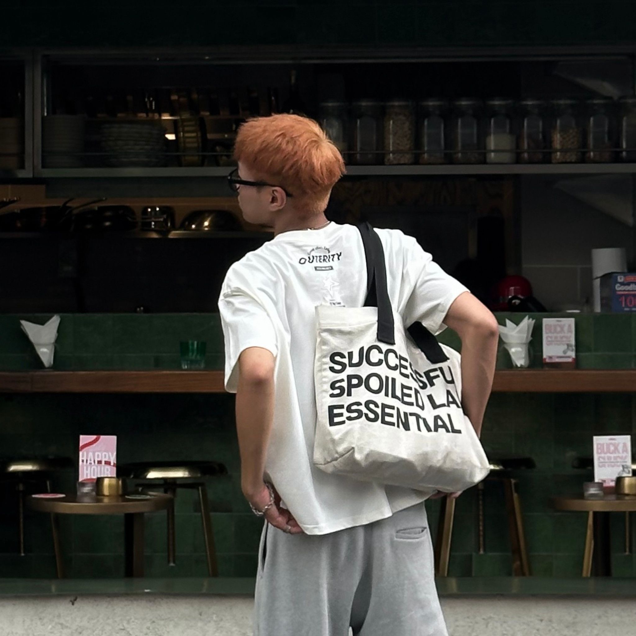 Áo thun boxy Outerity Starboi