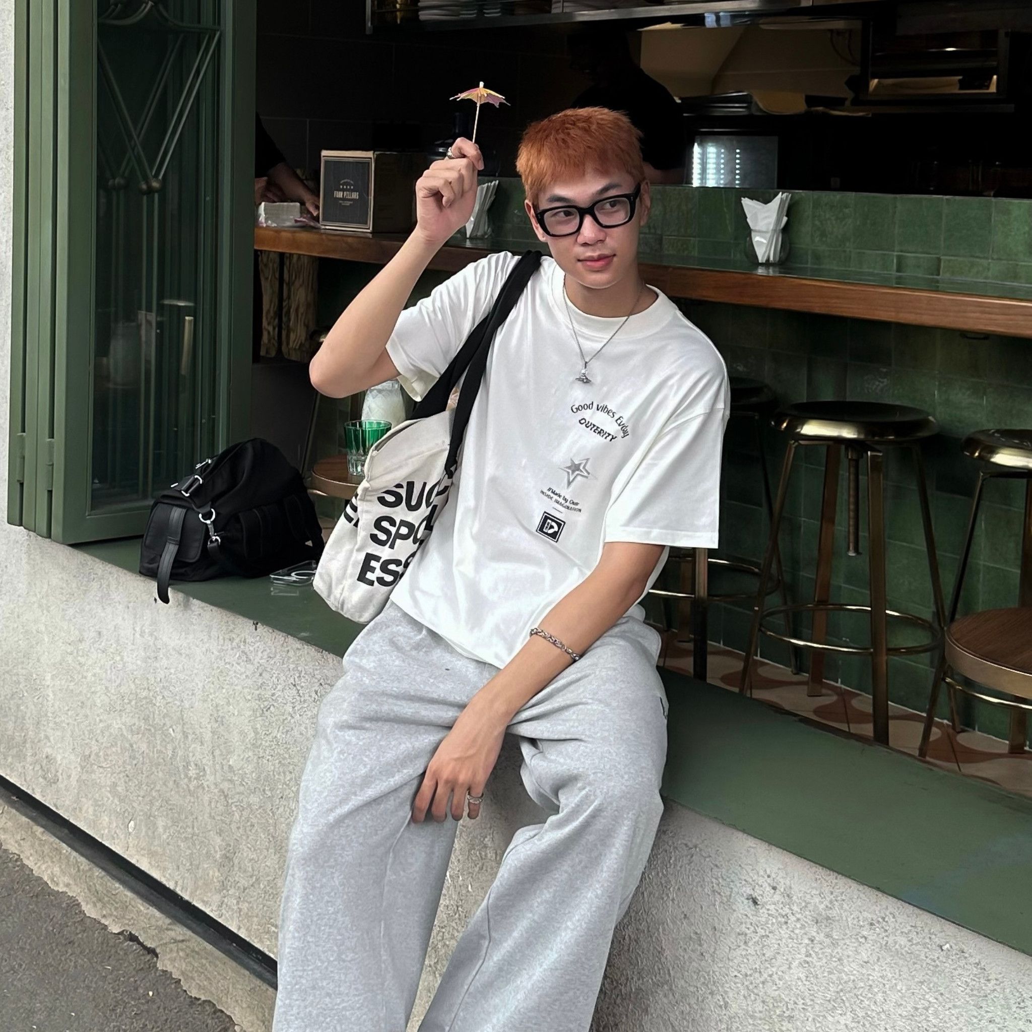 Áo thun boxy Outerity Starboi