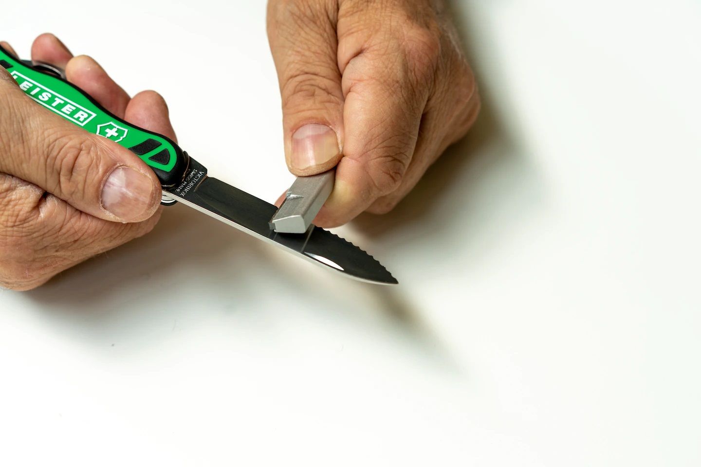 125.917 Dụng cụ mài Lưỡi Dao - Leister