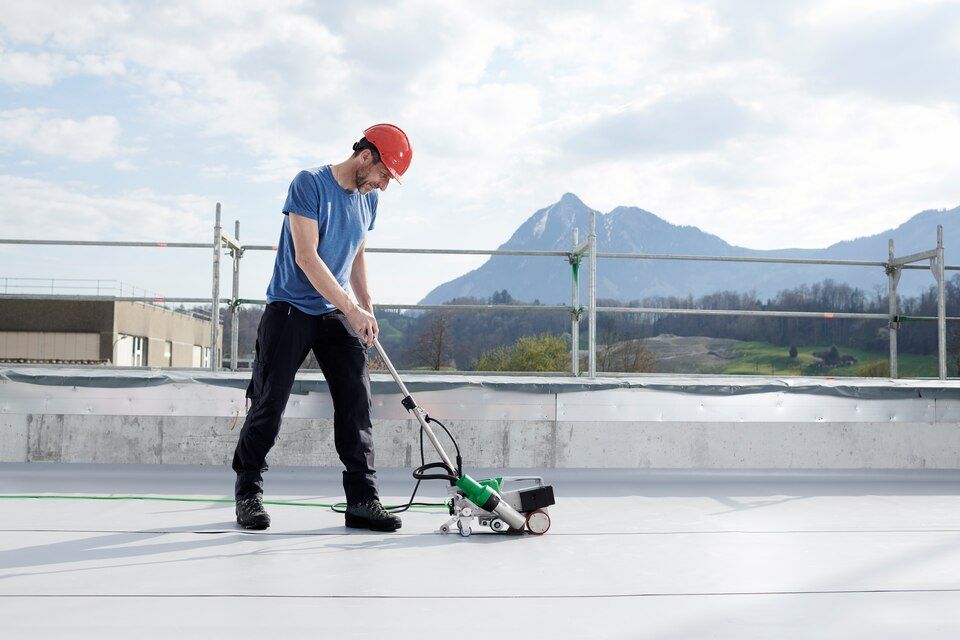Máy hàn màng chống thấm TPO, PVC Uniroof 300