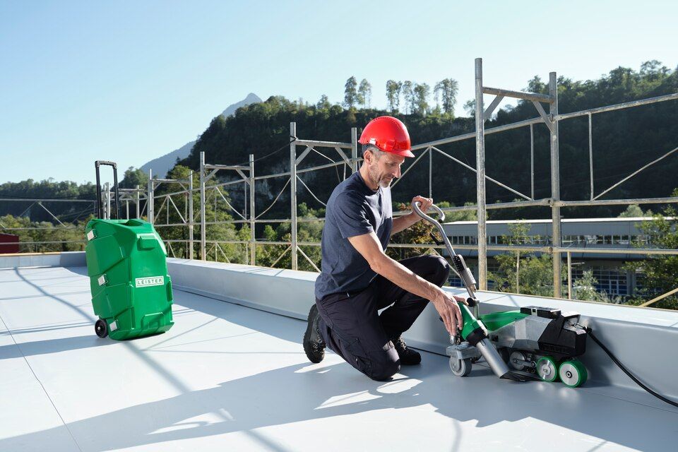 Máy hàn Màng TPO, PVC chống thấm Varimat 300 Leister