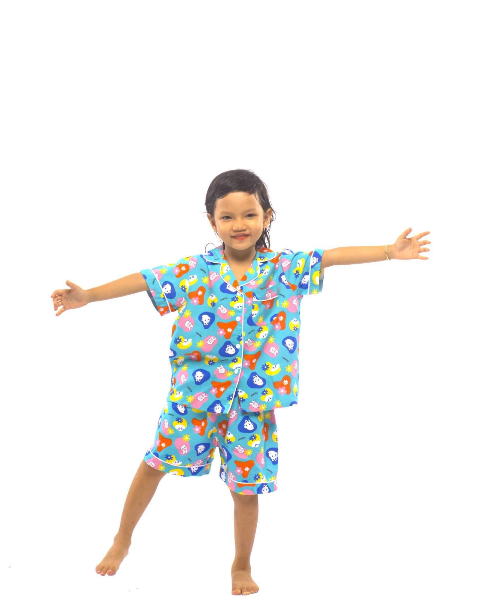 Q23112401-bộ ngắn rayon bé gái cổ tim, họa tiết động vật