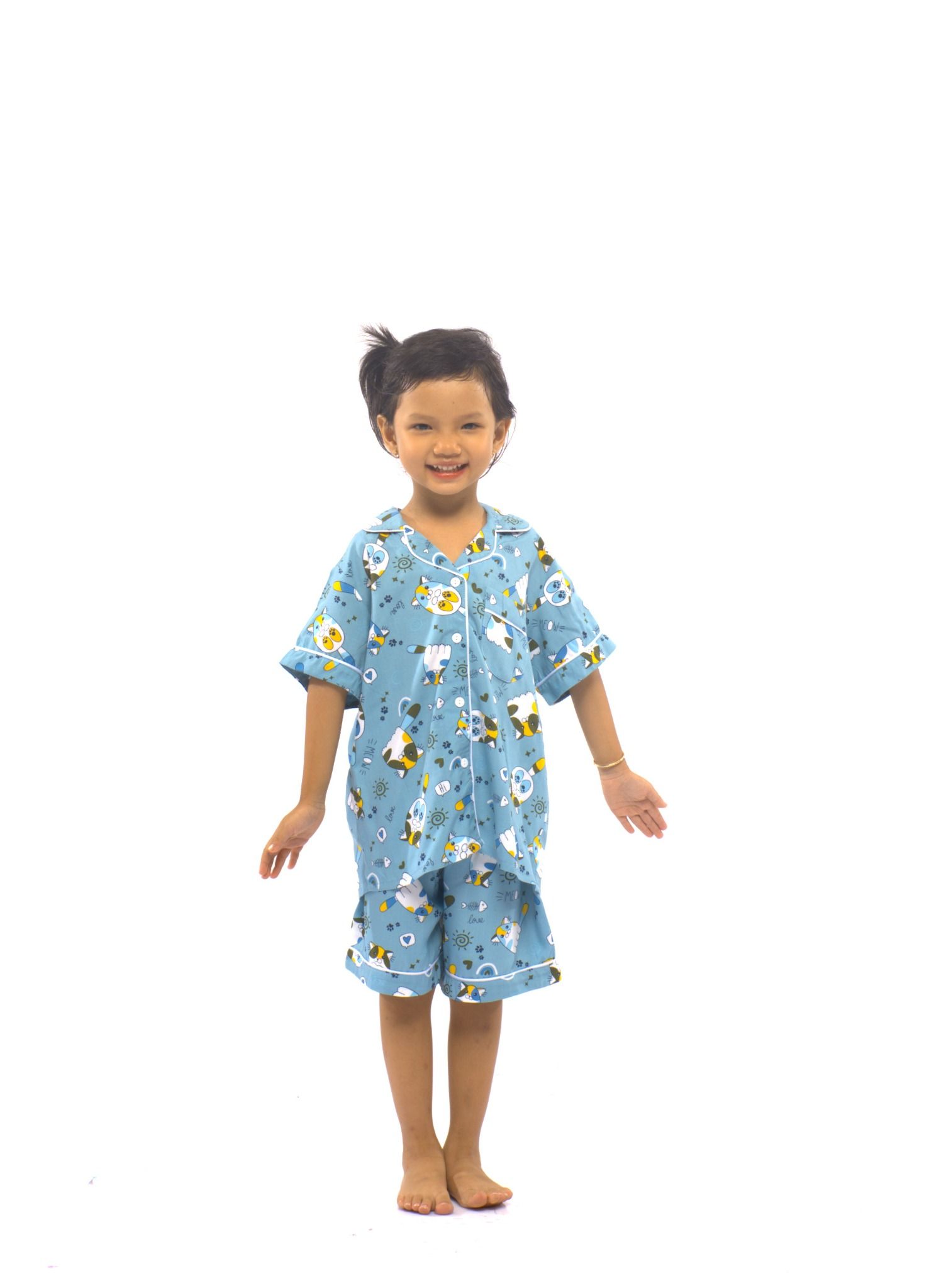 Q23112401-bộ ngắn rayon bé gái cổ tim, họa tiết động vật
