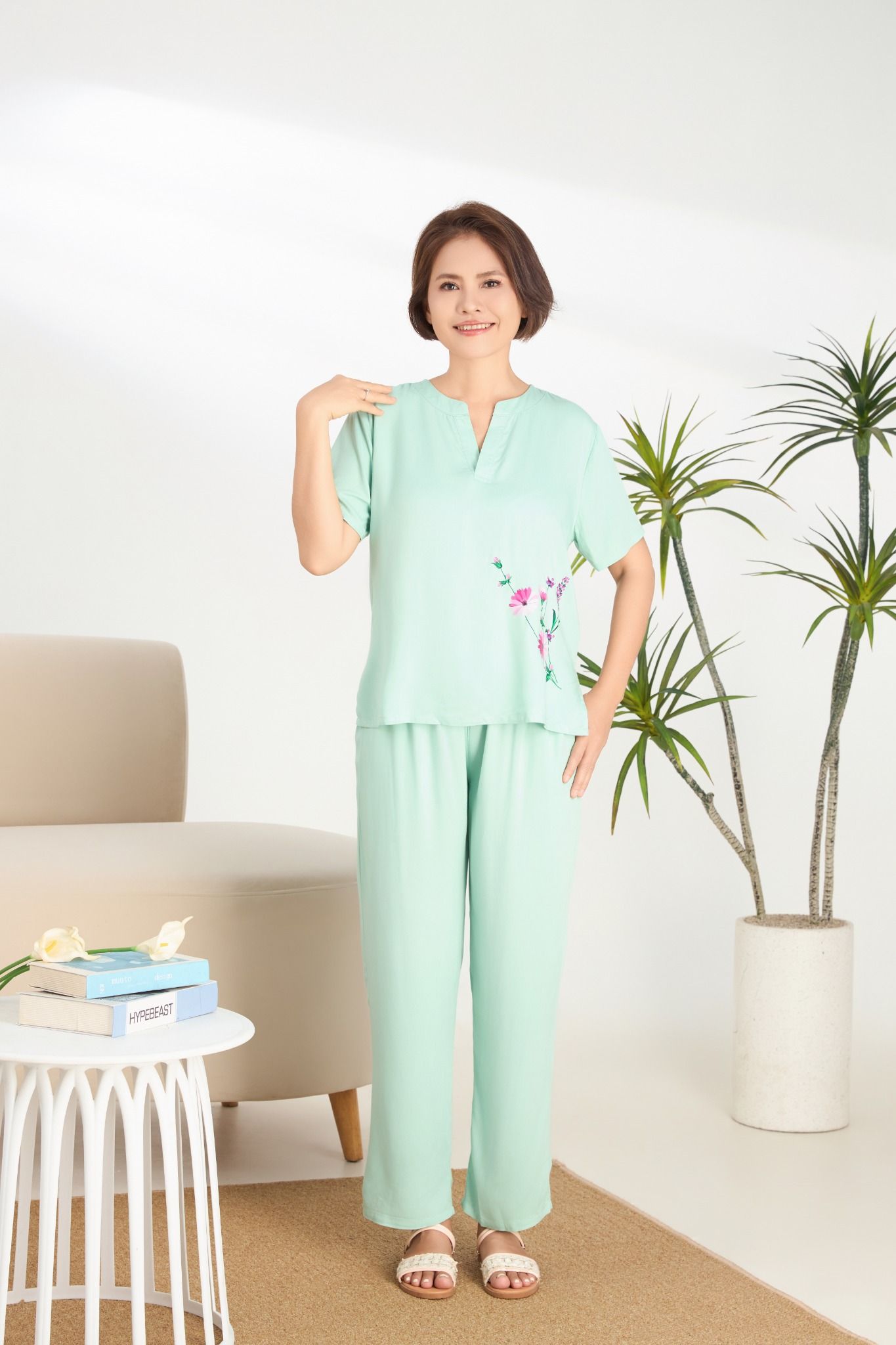 Bộ Dài in hoa Quế Lâm quần dài, tay ngắn chất vải rayon mềm mại, thoáng mát - A451242401