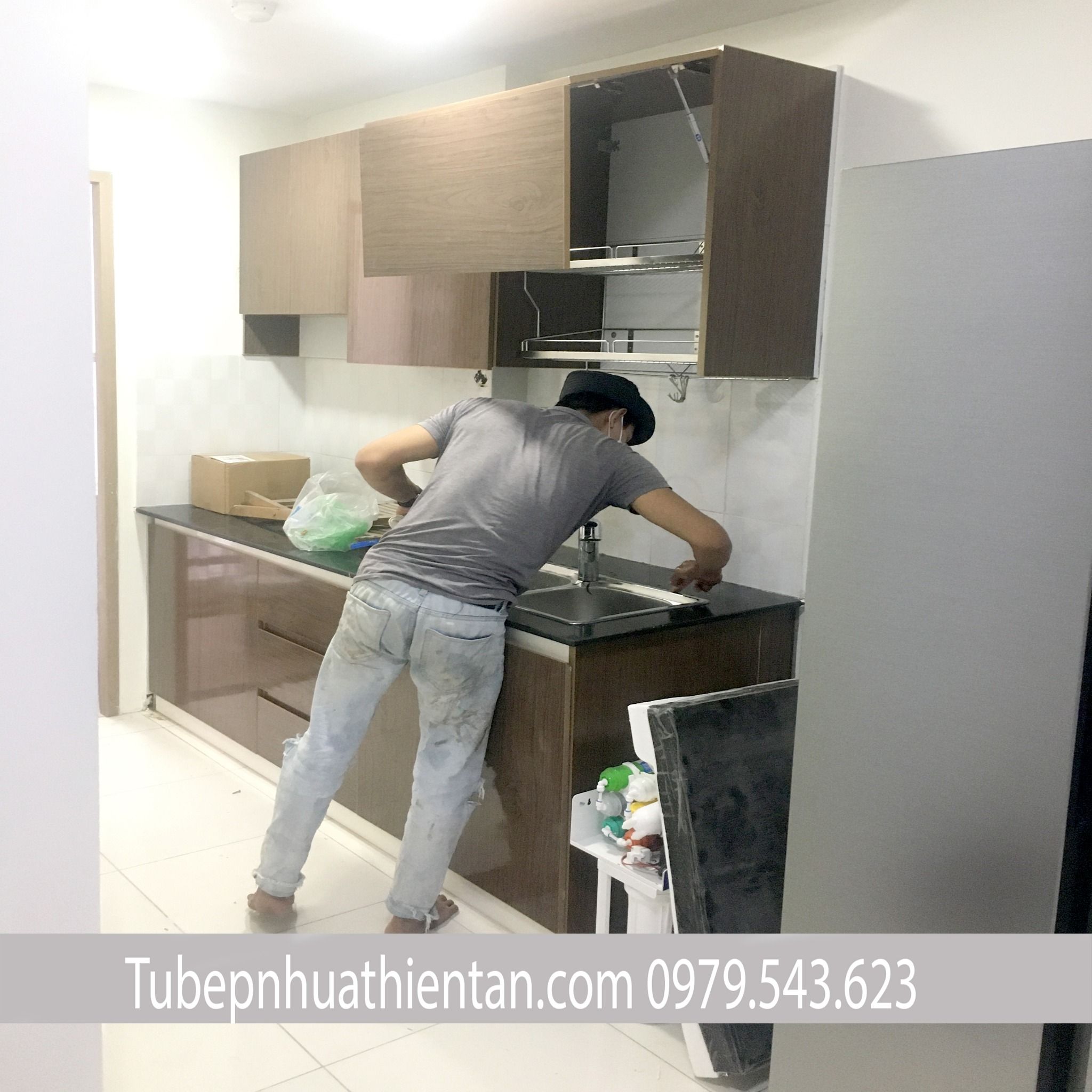 Tủ bếp nhựa TBE0044