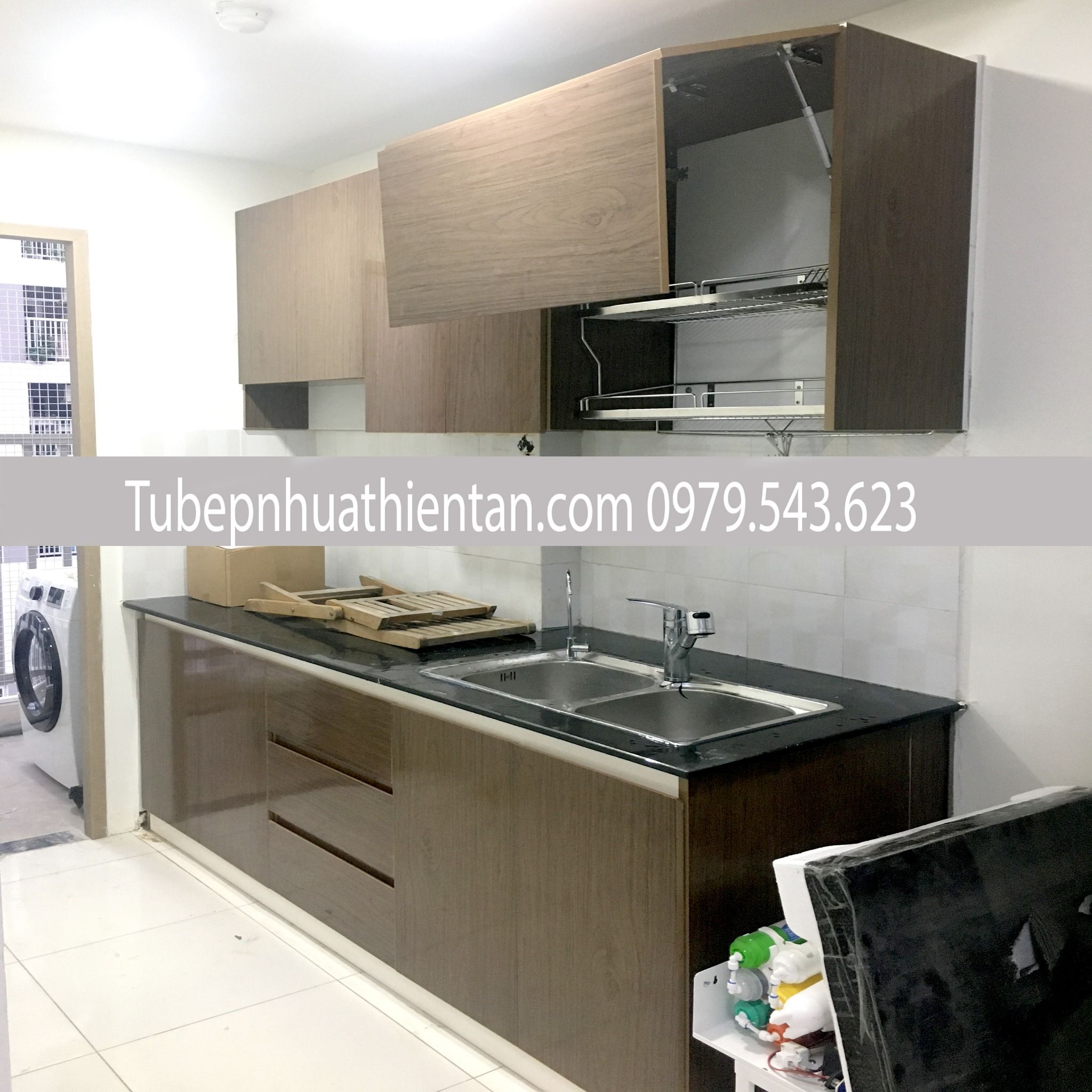 Tủ bếp nhựa TBE0044