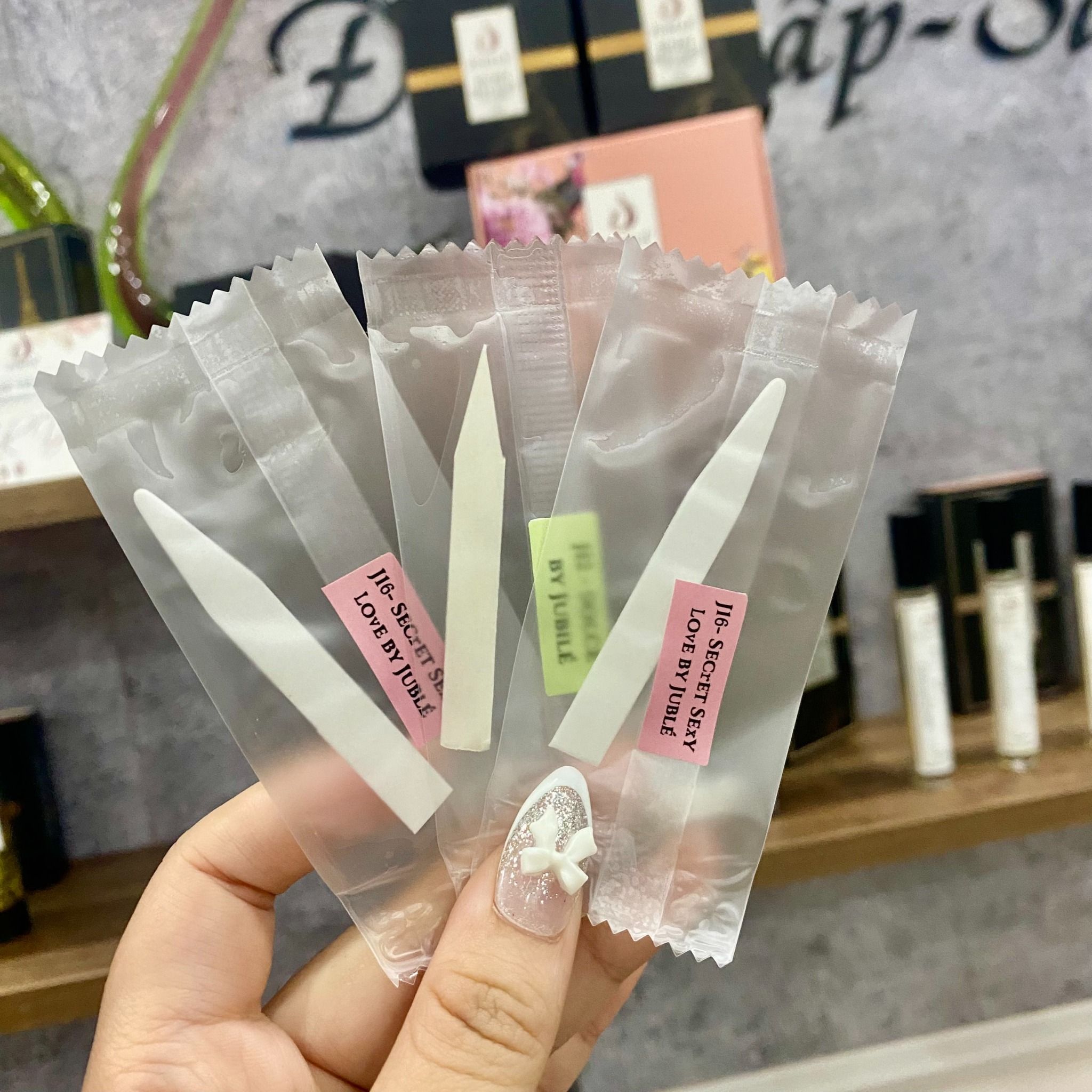 BST Que Test Tinh Dầu Nước Hoa Pháp Jubilé - 17 Mùi Hương