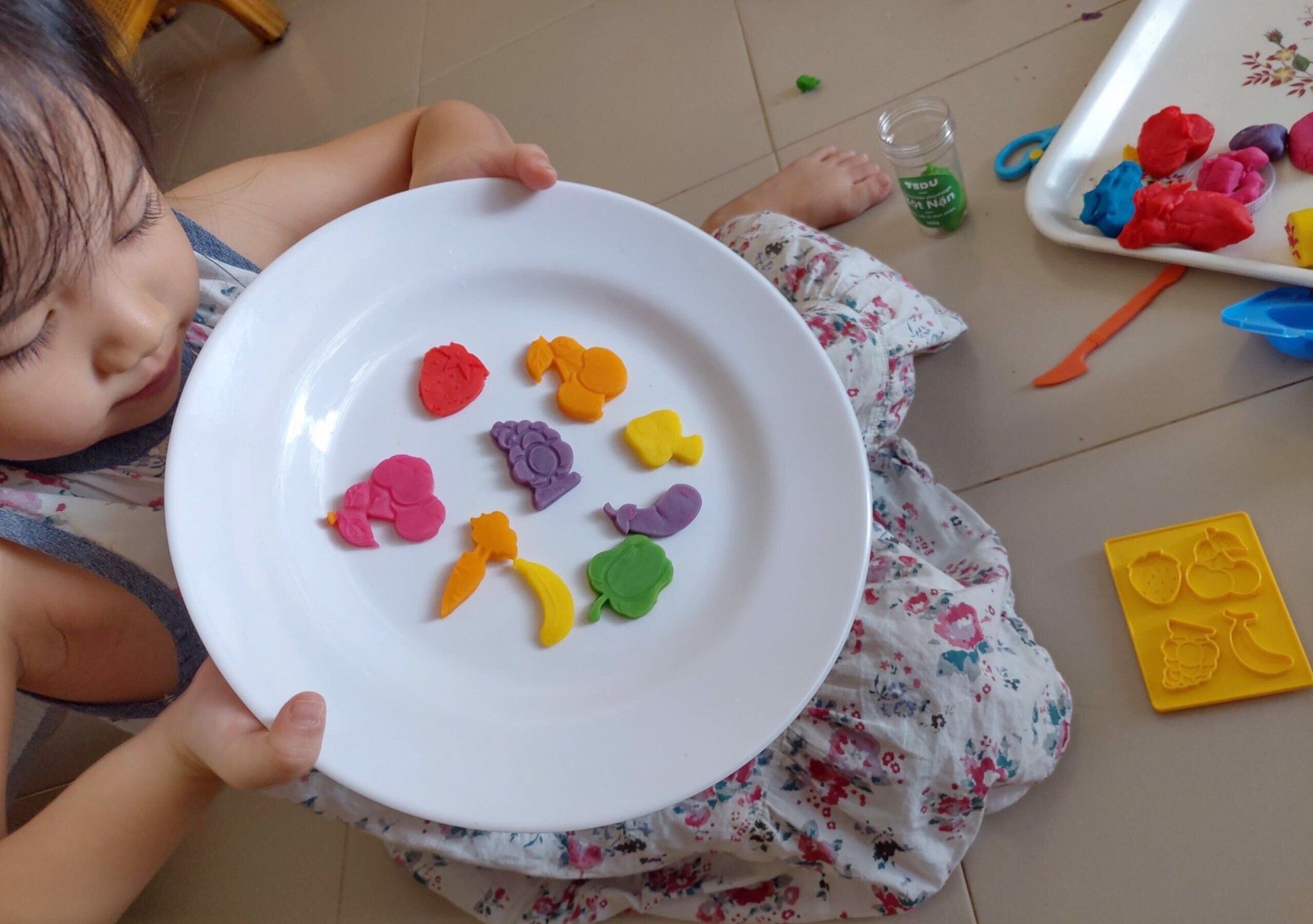 Khuôn Bảng vàng chữ nhật 57 chi tiết chơi kèm bột nặn an toàn TEDU