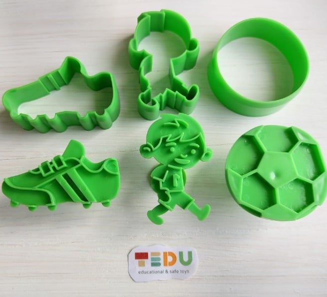 Khuôn Cầu thủ đá banh chơi kèm bột nặn an toàn TEDU