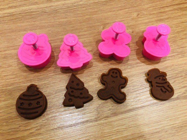 Khuôn Noel lò xo chơi kèm bột nặn an toàn TEDU