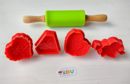 Khuôn Valentine lò xo chơi kèm bột nặn an toàn TEDU