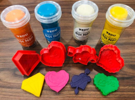 Khuôn Valentine lò xo chơi kèm bột nặn an toàn TEDU