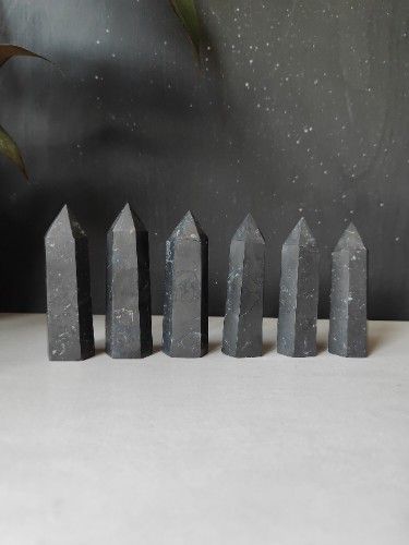 Trụ đá Shungite (gr)