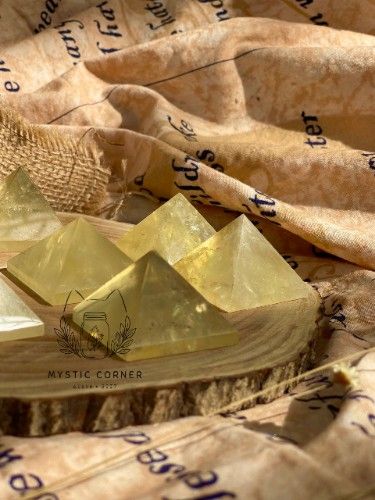 Kim tự tháp Citrine (gr) Đá Thạch anh Vàng
