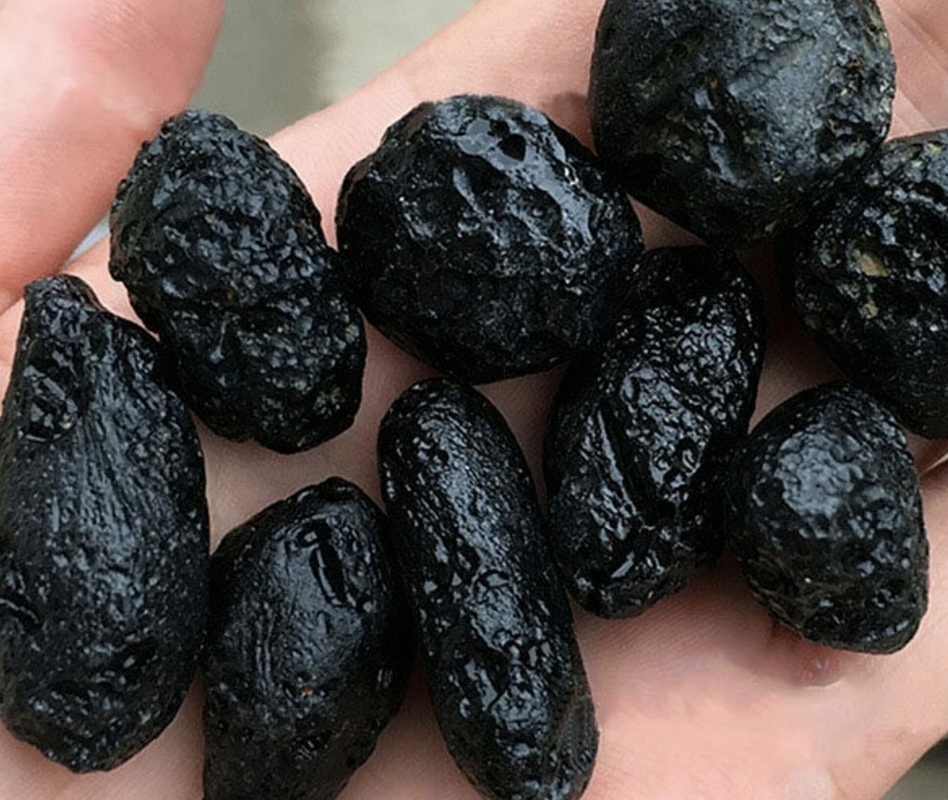Tektite Thô (gr) Đá Thiên Thạch