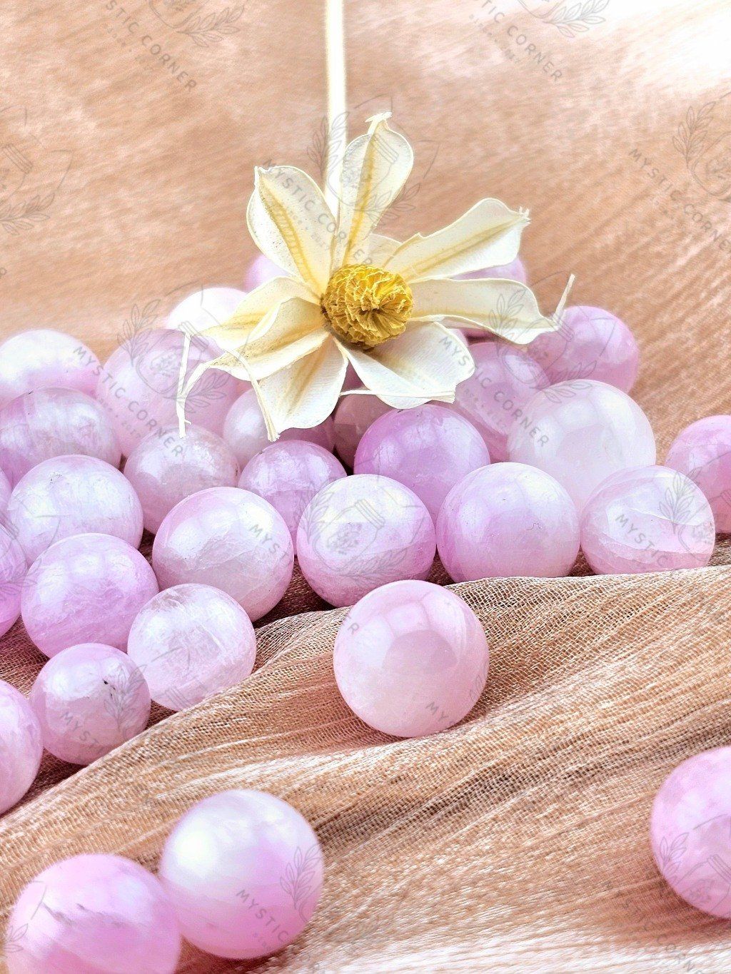 Cầu đá Kunzite mini tự nhiên hỗ trợ năng lượng yêu thương xoa dịu tinh thần, đá thanh tẩy Tarot, đá phong thủy reiki