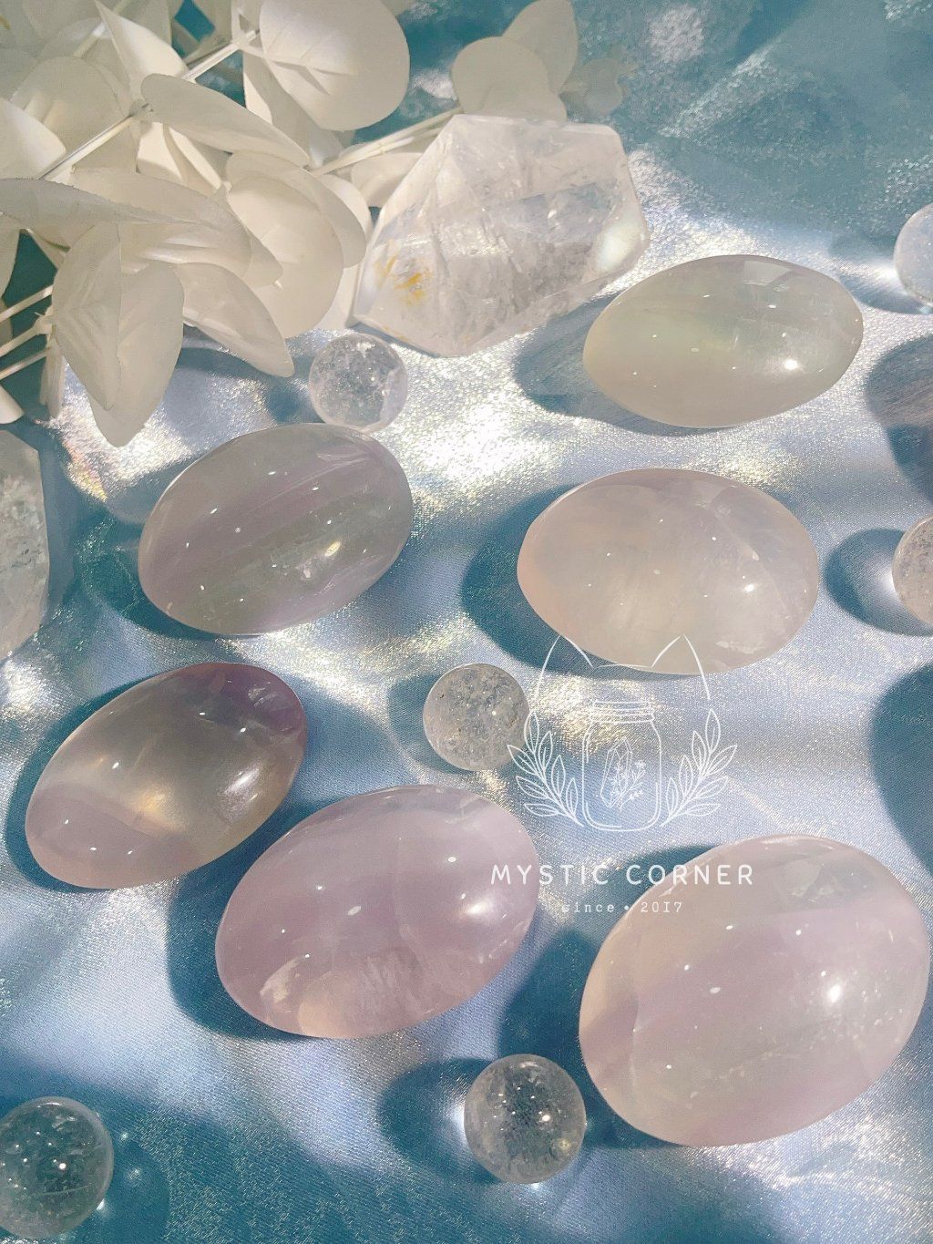 Palm Fluorite Yttrium hiếm (Lavender Fluorite) đá phong thủy, đá thanh tẩy Tarot, Reiki, Thiền Định