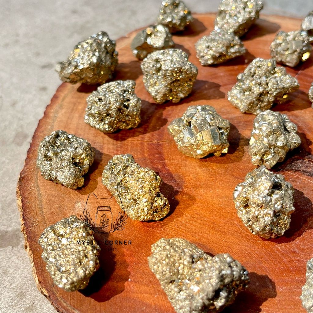 Đá vàng găm thô (Pyrite) hỗ trợ bảo vệ, may mắn trong phong thủy, Reiki, tarot