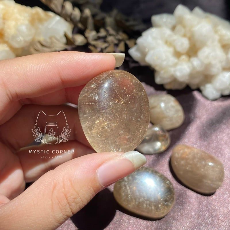 Viên đá thạch anh tóc (rutilated quartz tumbled), đá phong thuỷ, tài lộc