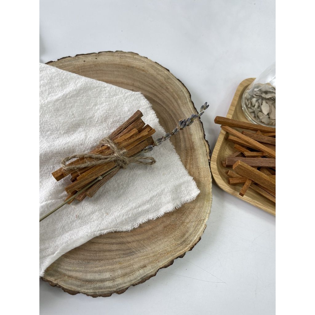Gỗ đàn hương (Saldawood) thanh tẩy không gian, xông nhà, dùng trong phong thủy, bài Tarot, Reiki, healing, thiền định