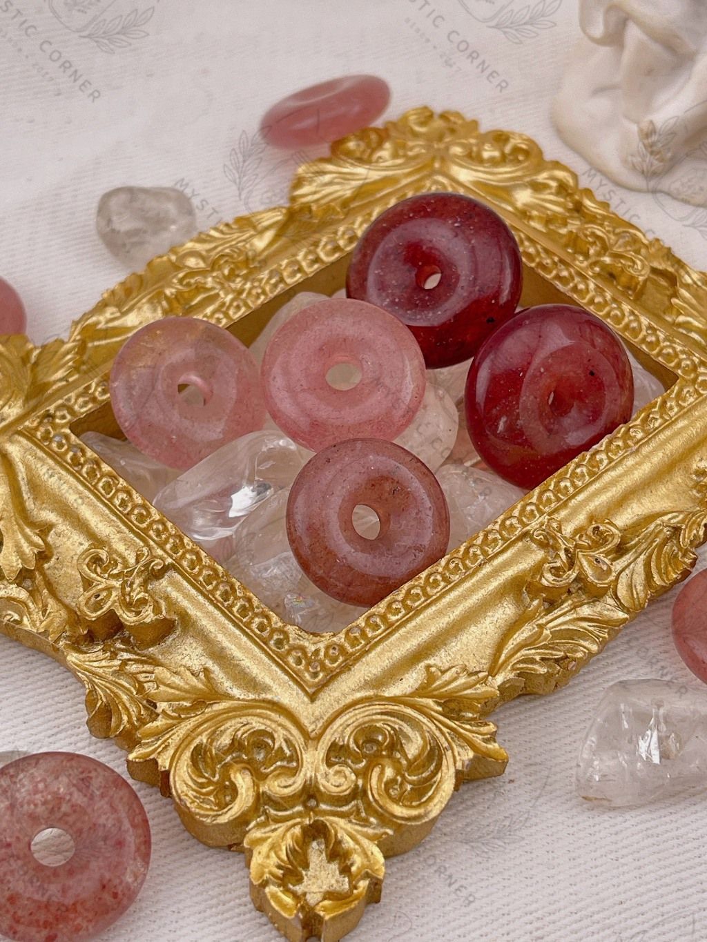 Đồng điếu thạch anh dâu tây đỏ (Strawberry Quartz), đá phong thủy hỗ trợ tình cảm, các mối quan hệ