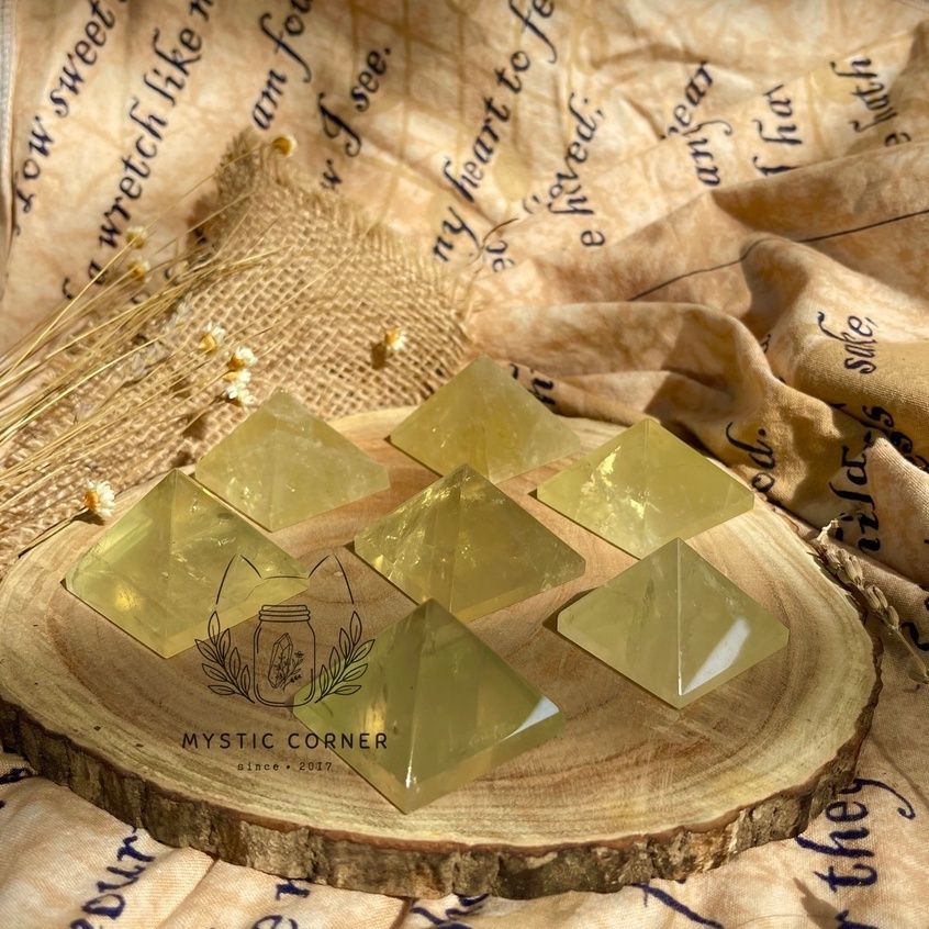 Kim tự tháp đá thạch anh Vàng (Citrine) may mắn dùng trong Tarot, Reiki, thiền định, phong thủy