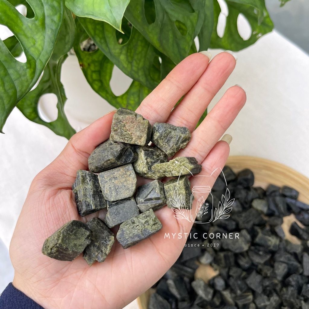 Đá thô Green Tourmaline chuyển hóa năng lượng tiêu cực, đá thanh tẩy, đá phong thủy, Reiki