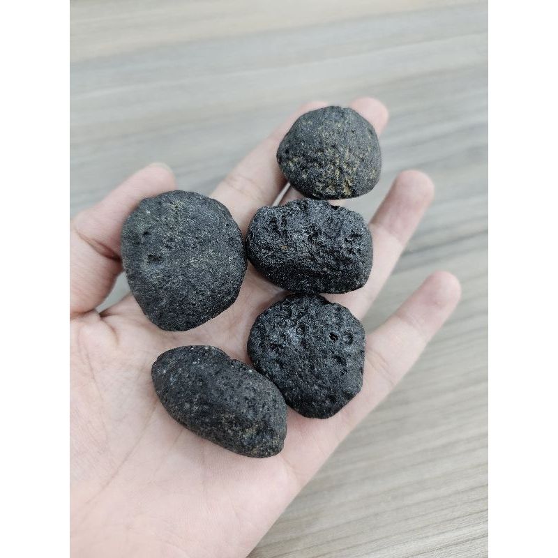 Tumbled Tektite ( đá thiên thạch ), đá bảo vệ, thanh tẩy bài Tarot, đá thạch anh, phong thủy