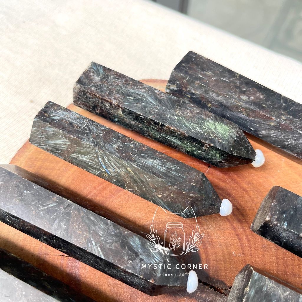 Trụ đá thanh tẩy Astrophyllite, đá thạch anh, đá năng lượng dùng trong Tarot, Phong Thủy, Reiki