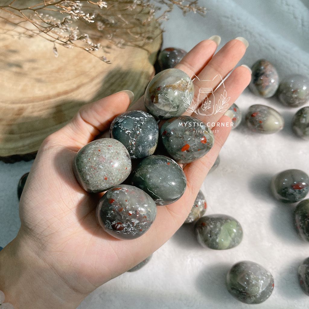 Viên tumbled đá Bloodstone (huyết ngọc) dùng trong Tarot, reiki, phong thủy, năng lượng