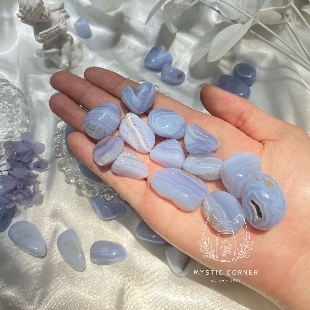 Tumbled Blue Lace (Viên đá Mã Não Ren), đá hỗ trợ luân xa 5, đá thạch anh, đá thanh tẩy, đá phong thuỷ