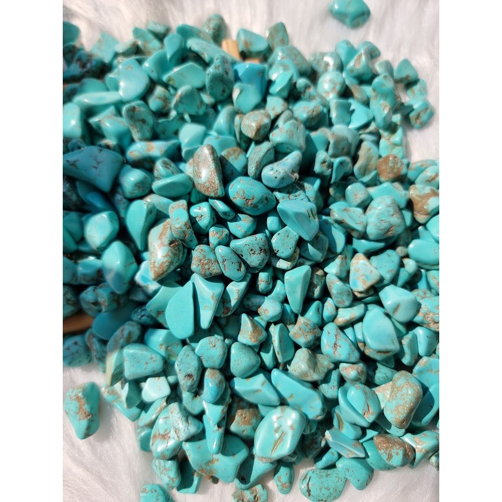 Đá vụn tự nhiên thanh tẩy Howlite xanh (Blue Howlite) dùng trong Tarot, Reiki, phong thủy