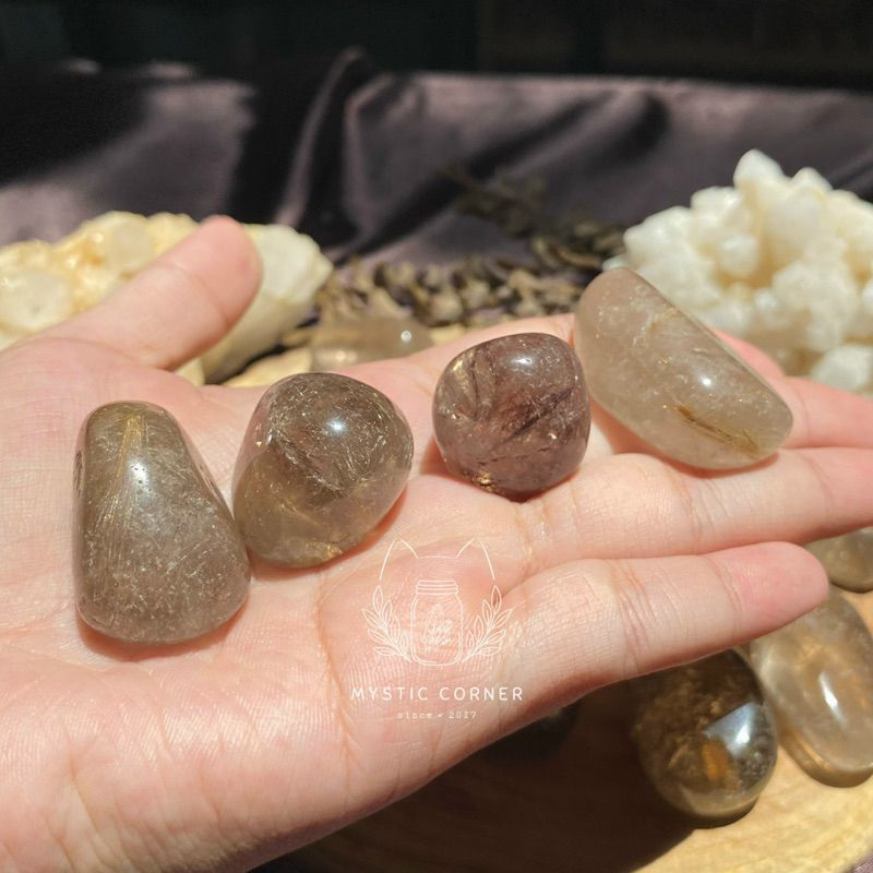 Viên đá thạch anh tóc (rutilated quartz tumbled), đá phong thuỷ, tài lộc