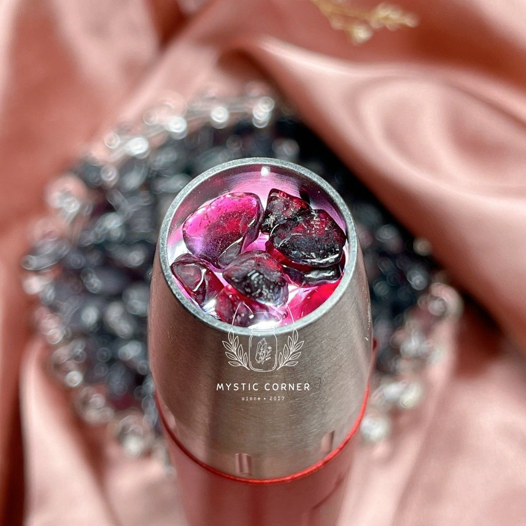 Vụn đá Garnet (đá Ngọc Hồng Lựu) hỗ trợ tình yêu, đá phong thuỷ, reiki, đá thanh tẩy