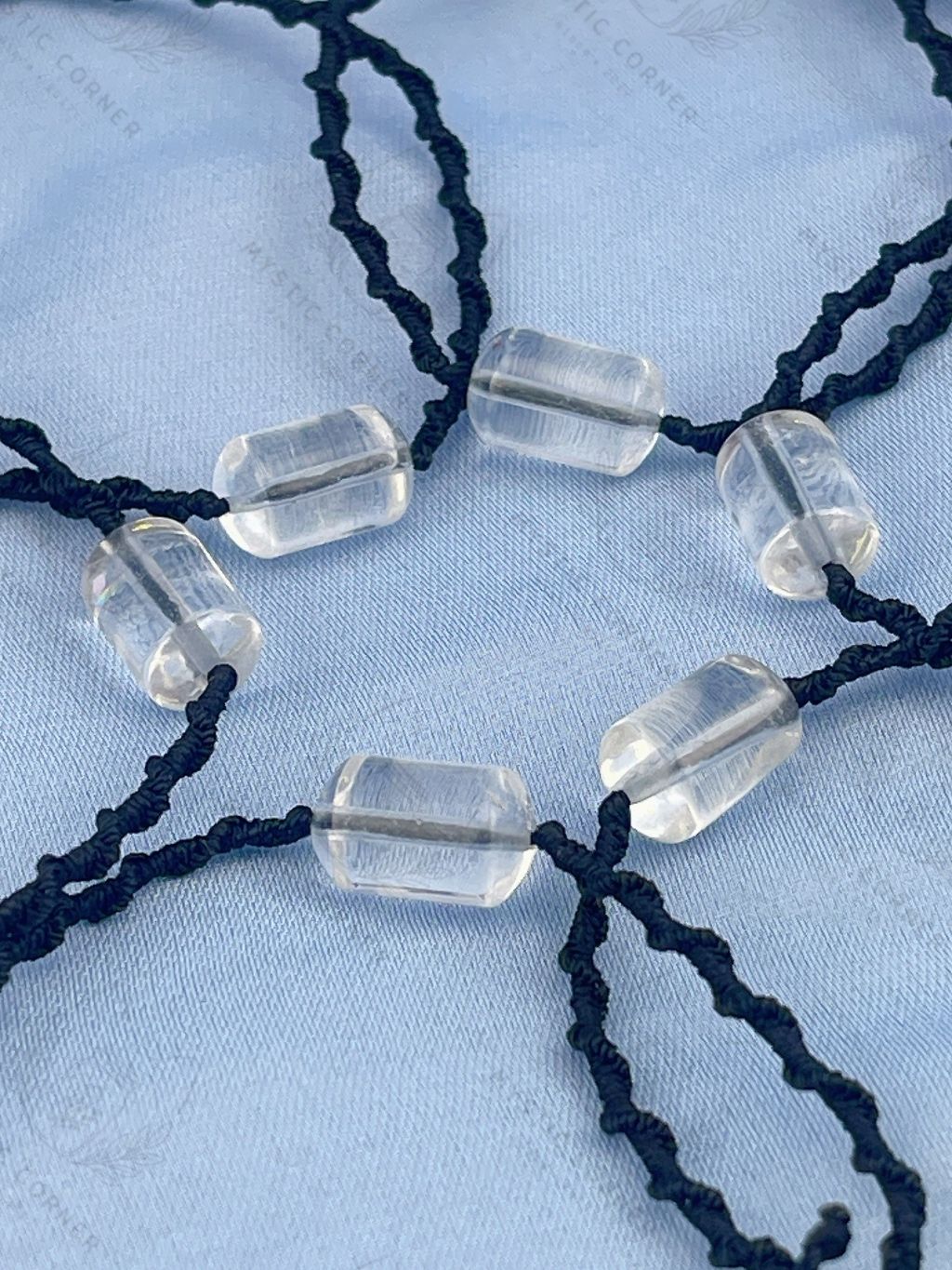 Vòng tay đá phong thuỷ Thạch Anh Trắng lu thống thắt macrame hỗ trợ thu hút năng lượng tích cực