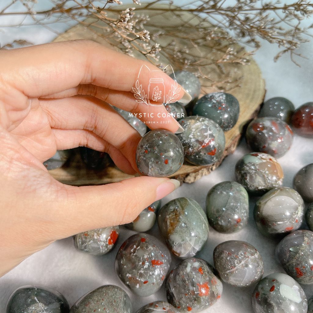 Viên tumbled đá Bloodstone (huyết ngọc) dùng trong Tarot, reiki, phong thủy, năng lượng