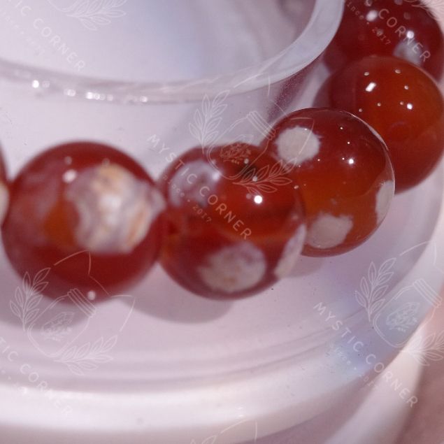 Vòng hạt đeo tay Carnelian Cherry Blossom Agate hỗ trợ tự tin cân bằng cảm xúc, thể hiện bản thân