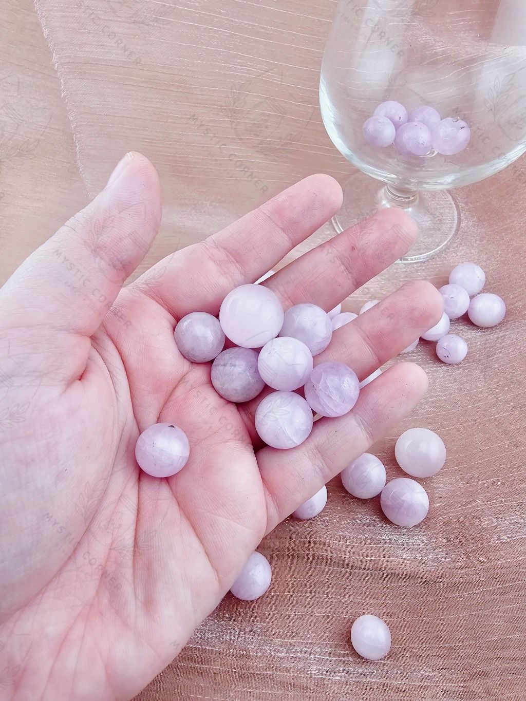 Cầu đá Kunzite mini tự nhiên hỗ trợ năng lượng yêu thương xoa dịu tinh thần, đá thanh tẩy Tarot, đá phong thủy reiki