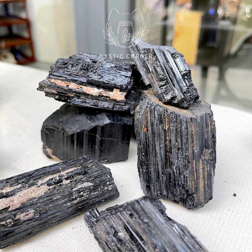 Đá thô Black Tourmaline, đá thạch anh, đá phong thủy, đá thanh tẩy trong Reiki, Tarot