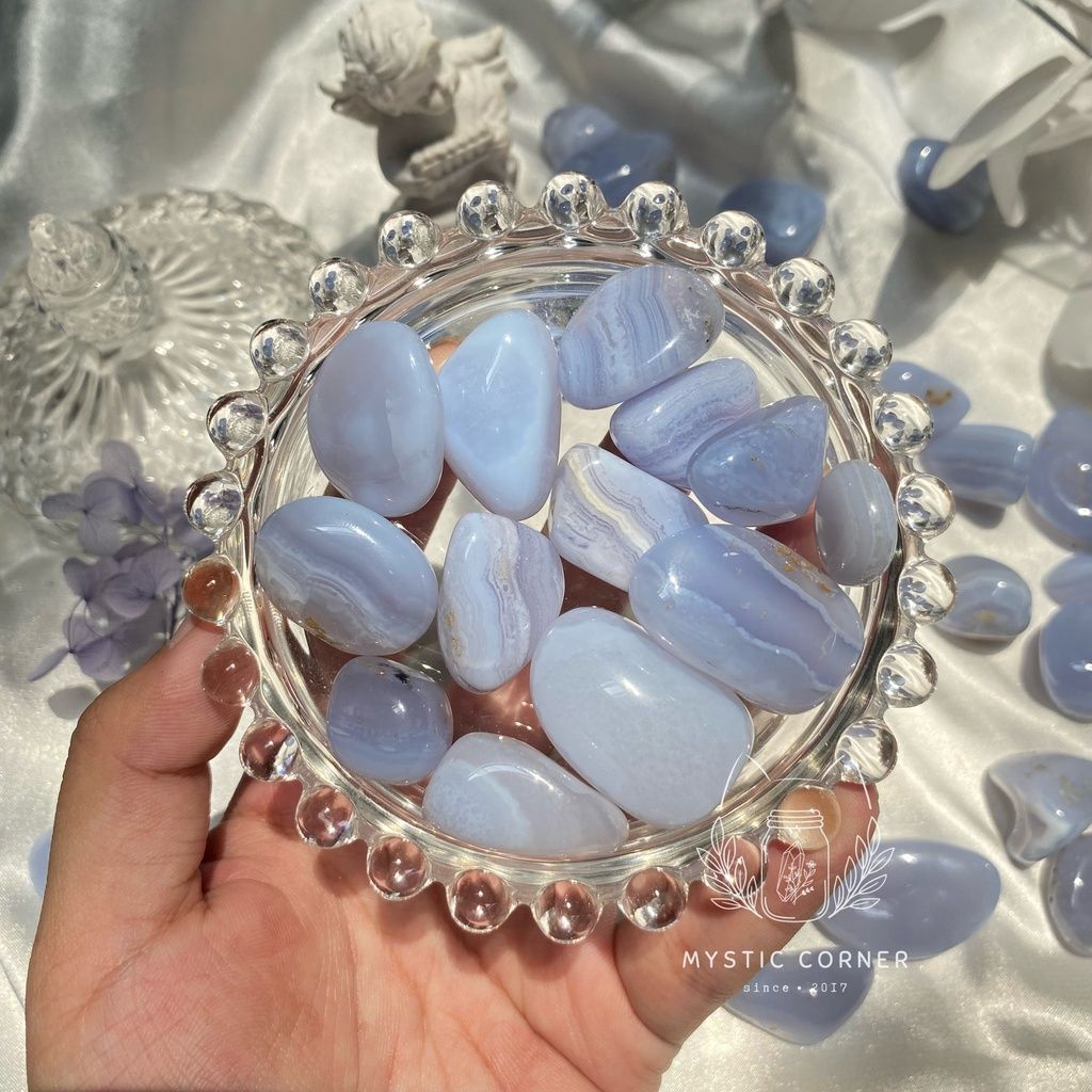 Tumbled Blue Lace (Viên đá Mã Não Ren), đá hỗ trợ luân xa 5, đá thạch anh, đá thanh tẩy, đá phong thuỷ